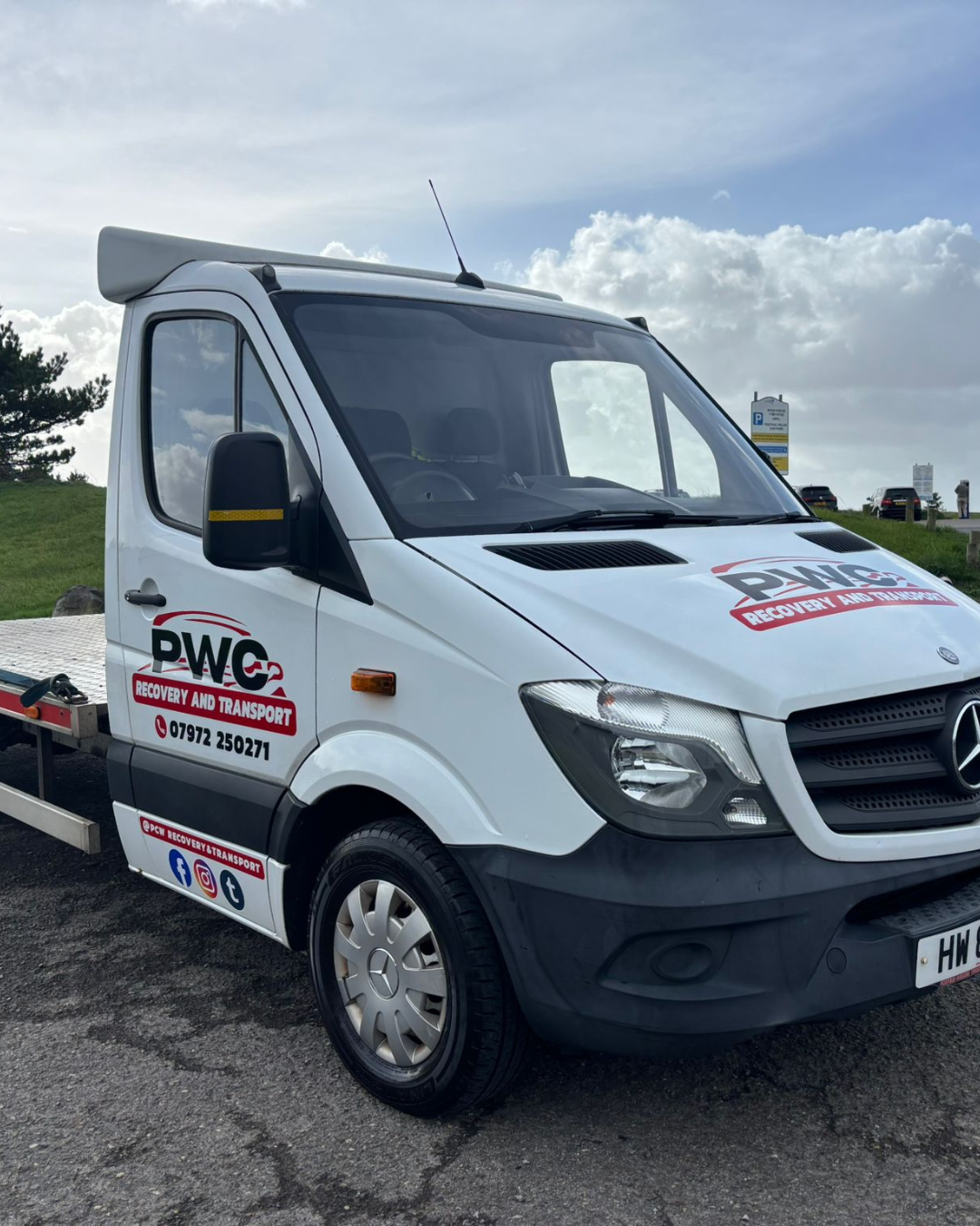 Vehicle recovery service in Llanelli